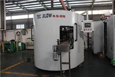 4 Dutinový plně automatický vyfukovací stroj